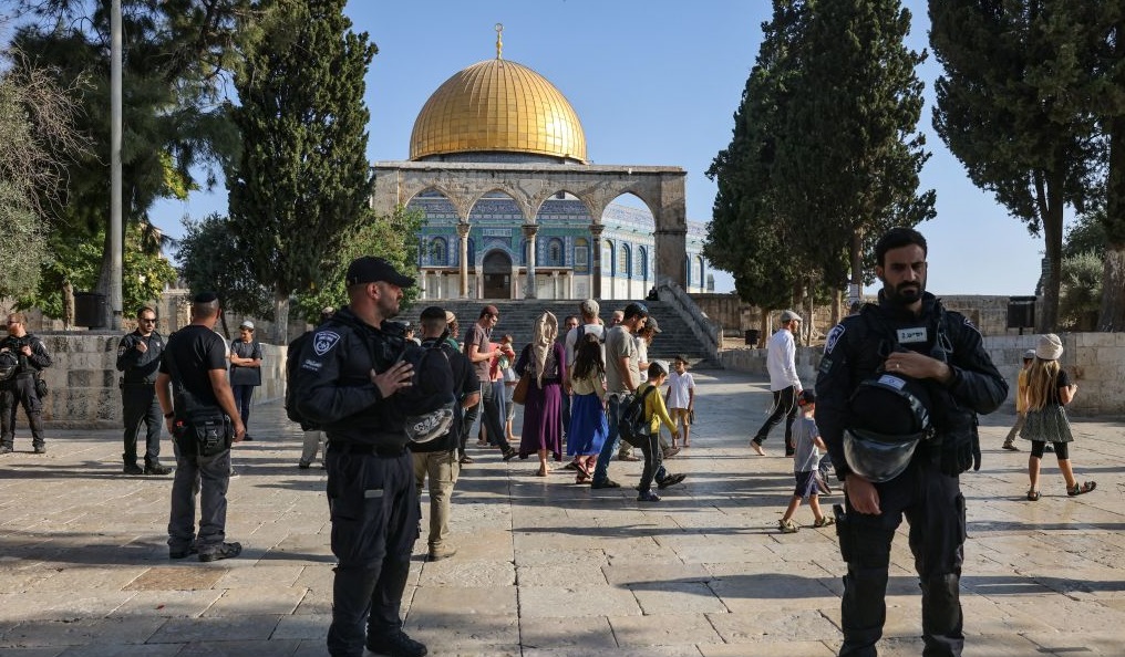 أصابة إسرائيلي خلال عملية طعن في مستوطنة شمالي القدس المحتلة