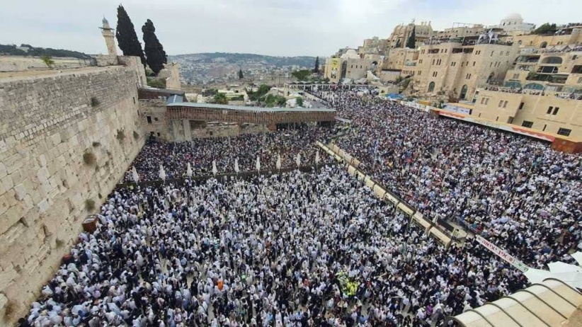 عشرات الآلاف من المستوطنين يستبيحون الاقصى والبراق في ايام عيد الفصح