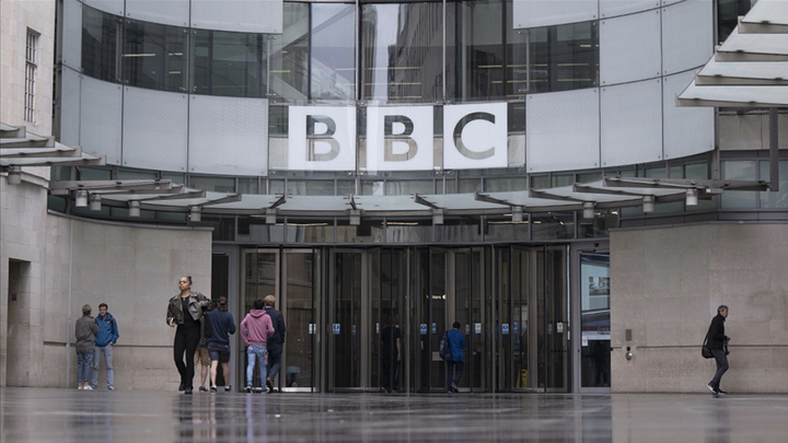 تسريب رسائل تكشف تورط BBC بترويج أكاذيب عن 7 أكتوبر عبر متحدثين إسرائيليين