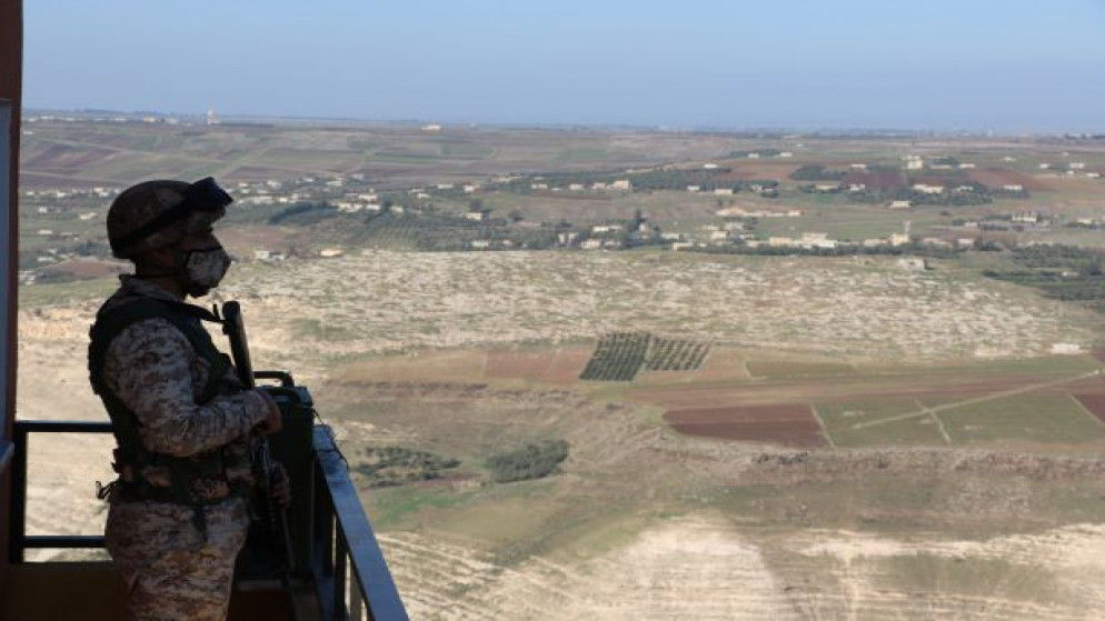 الجيش الاسرائيلي يبدأ بحفر خندق على الحدود مع الأردن