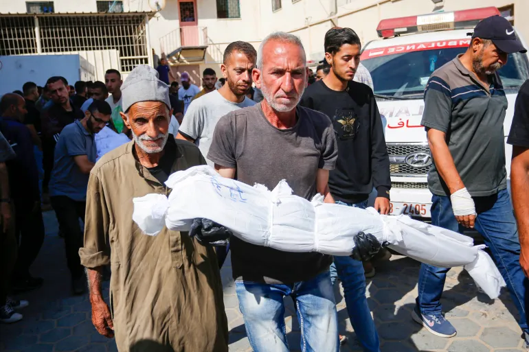 جدعون ليفي للإسرائيليين: هل ستعيشون في بلد يتغذى على الدماء؟