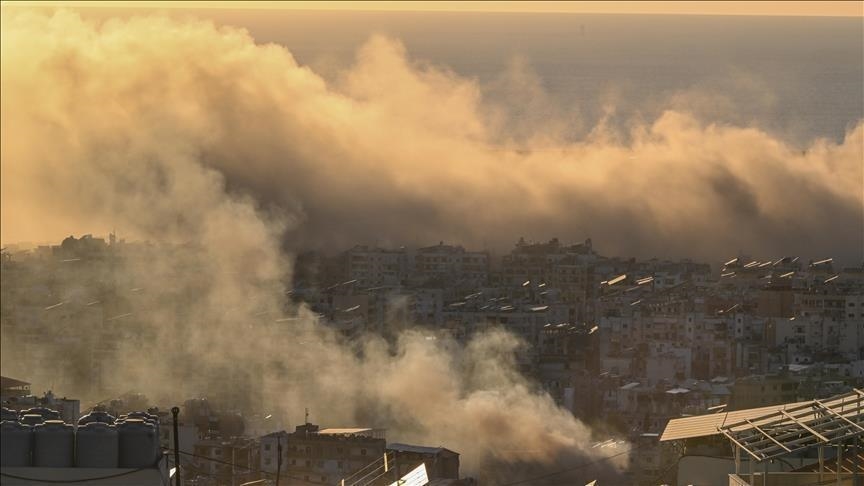 الجيش الإسرائيلي يستهدف المساجد والكنائس في لبنان وسط ضحكات الجنود