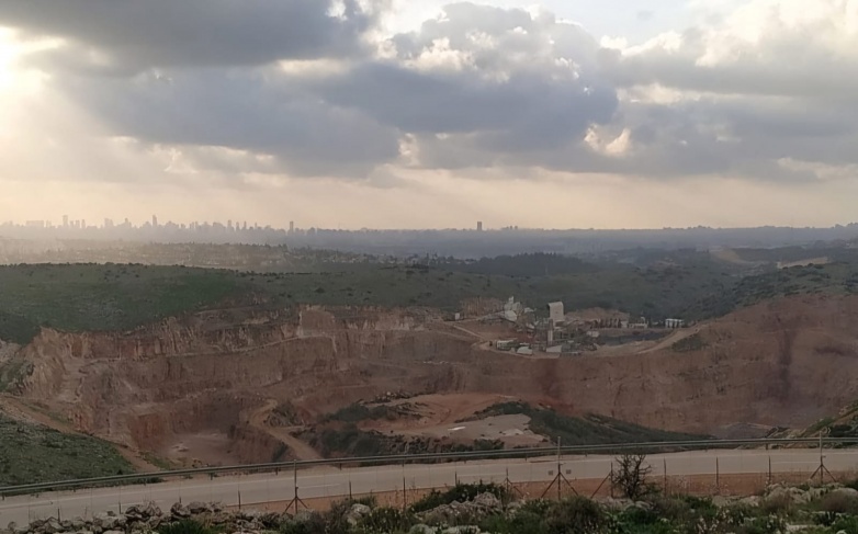 اسرائيل تصادر 432 دونما اراضي بلدتي الزاوية ورافات غرب سلفيت