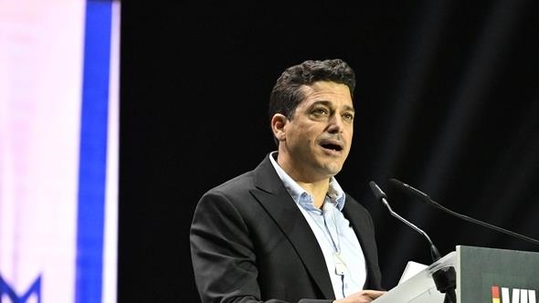 وزير إسرائيلي يحمل ماكرون وستارمر وكارني مسؤولية هجوم واشنطن