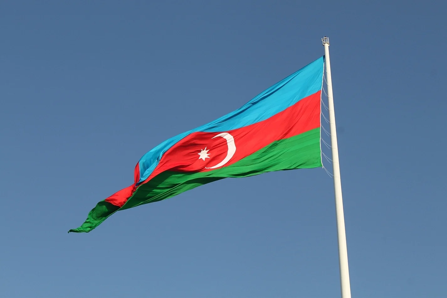 مسؤولون إسرائيليون التقوا ممثلين عن النظام السوري الحالي في أذربيجان
