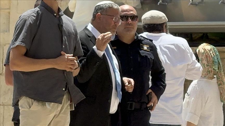 بن غفير يجدد اقتحامه لباحات المسجد الأقصى