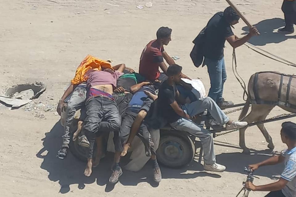 استدراج المجوّعين ثم إعدامهم في غزة يكشف نمطاً وحشياً للإبادة التي ترتكبها إسرائيل