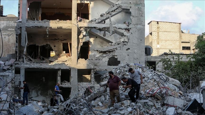 إسرائيل تغتال مدير مركز شرطة النصيرات بقصف منزله في غزة