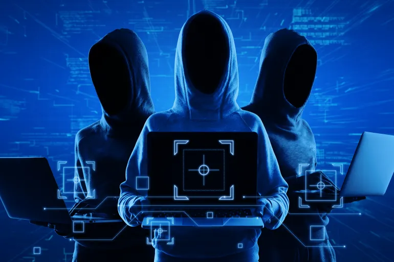 قراصنة يهددون بنشر رسائل بريد لمساعدي ترامب وأميركا تتهم إيران