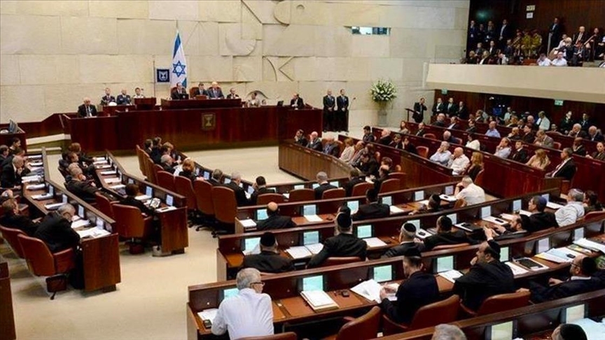اسرائيل تقر مشروع قانون يمنع توظيف المعلمين الذين درسوا في جامعات فلسطينية