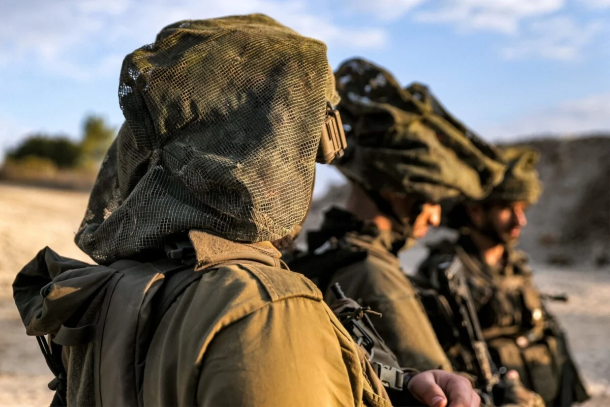 يديعوت أحرونوت: توتر في قيادة الجيش وسياسة إطلاق النار في غزة تُفجّر الخلافات