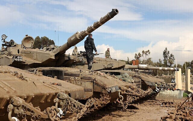 هيئة البث الإسرائيلية: الجيش يقرر سحب لواءي الاحتياط 646 و179 من قطاع غزة